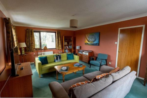 UNDERWOOD COTTAGE - Peaceful House in Kendal with views of Cumbria